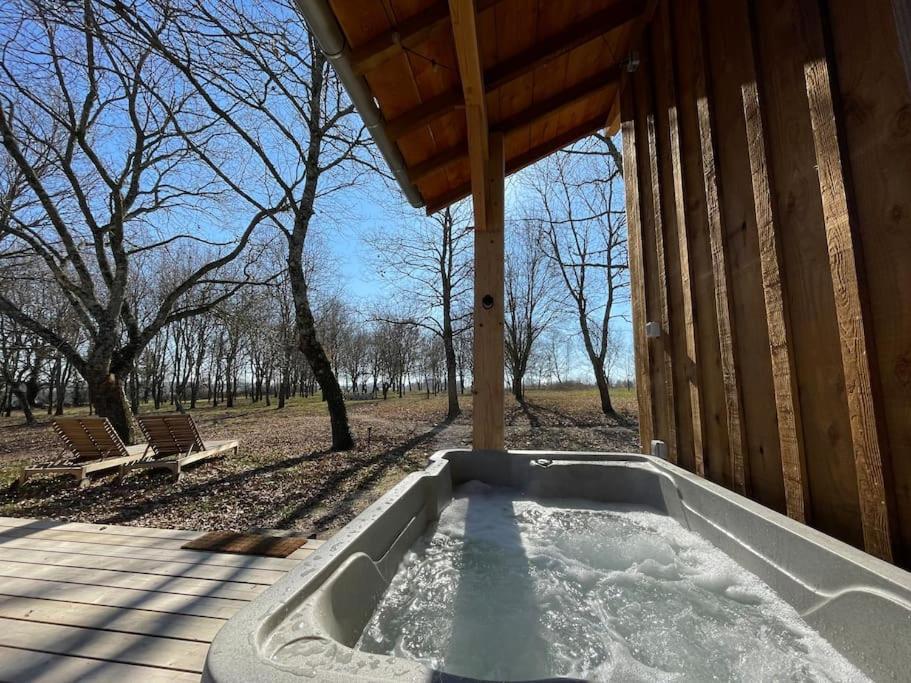 Dome Insolite Lichen Jacuzzi Et Petits-Dejeuners Inclus Gondrin Dış mekan fotoğraf