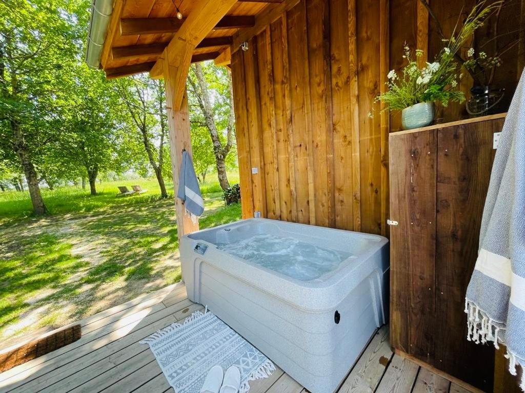 Dome Insolite Lichen Jacuzzi Et Petits-Dejeuners Inclus Gondrin Dış mekan fotoğraf